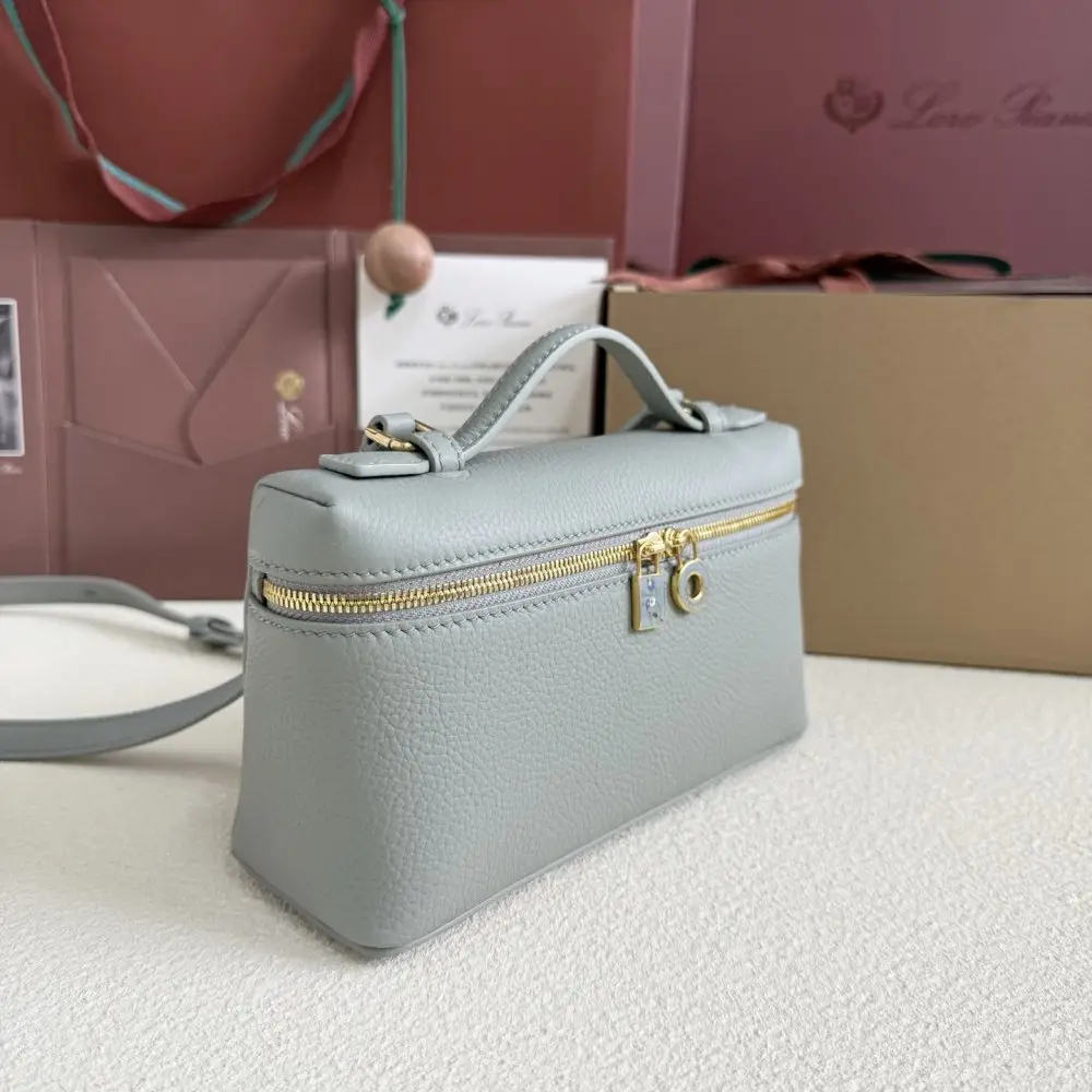 Loro Piana A bag women's Extra Pocket L19 — Photo 3