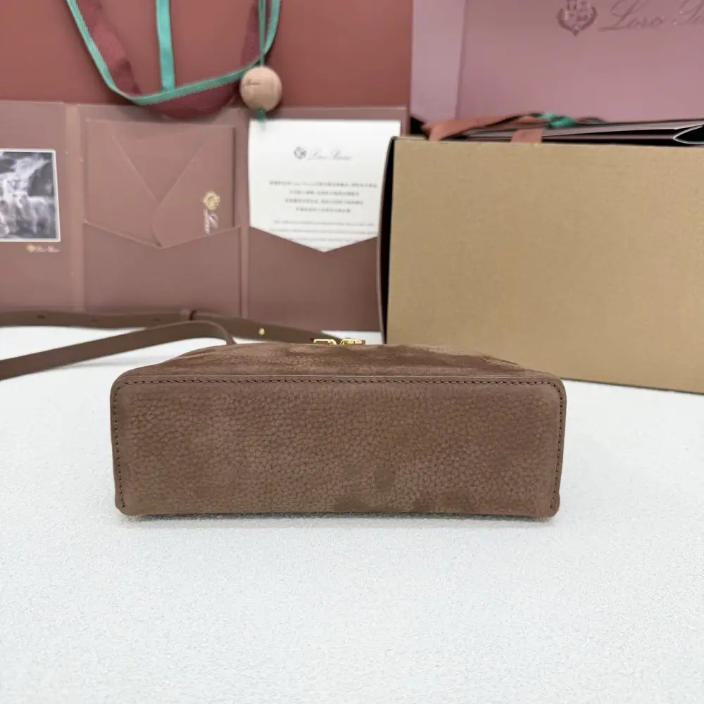 Loro Piana A bag women's Extra Pocket L19 — Photo 3