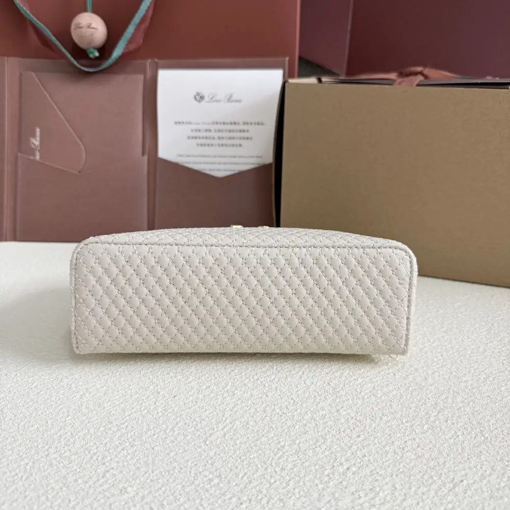 Loro Piana A bag women's Extra Pocket L19 — Photo 3