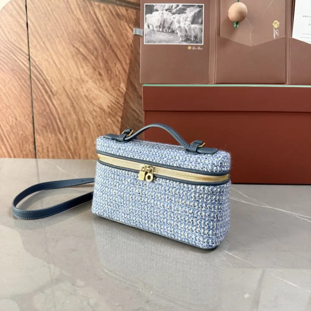 Loro Piana A bag women's Extra Pocket L19 — Photo 3