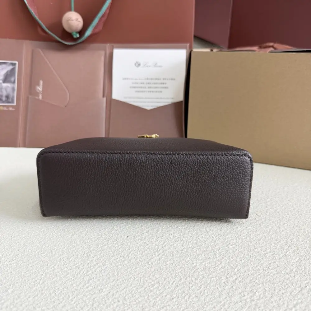 Loro Piana A bag women's Extra Pocket L19 — Photo 3