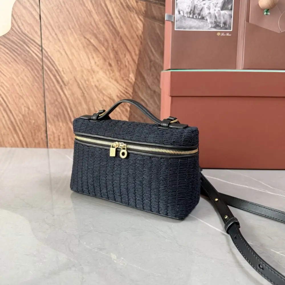 Loro Piana A bag women's Extra Pocket L19 — Photo 3