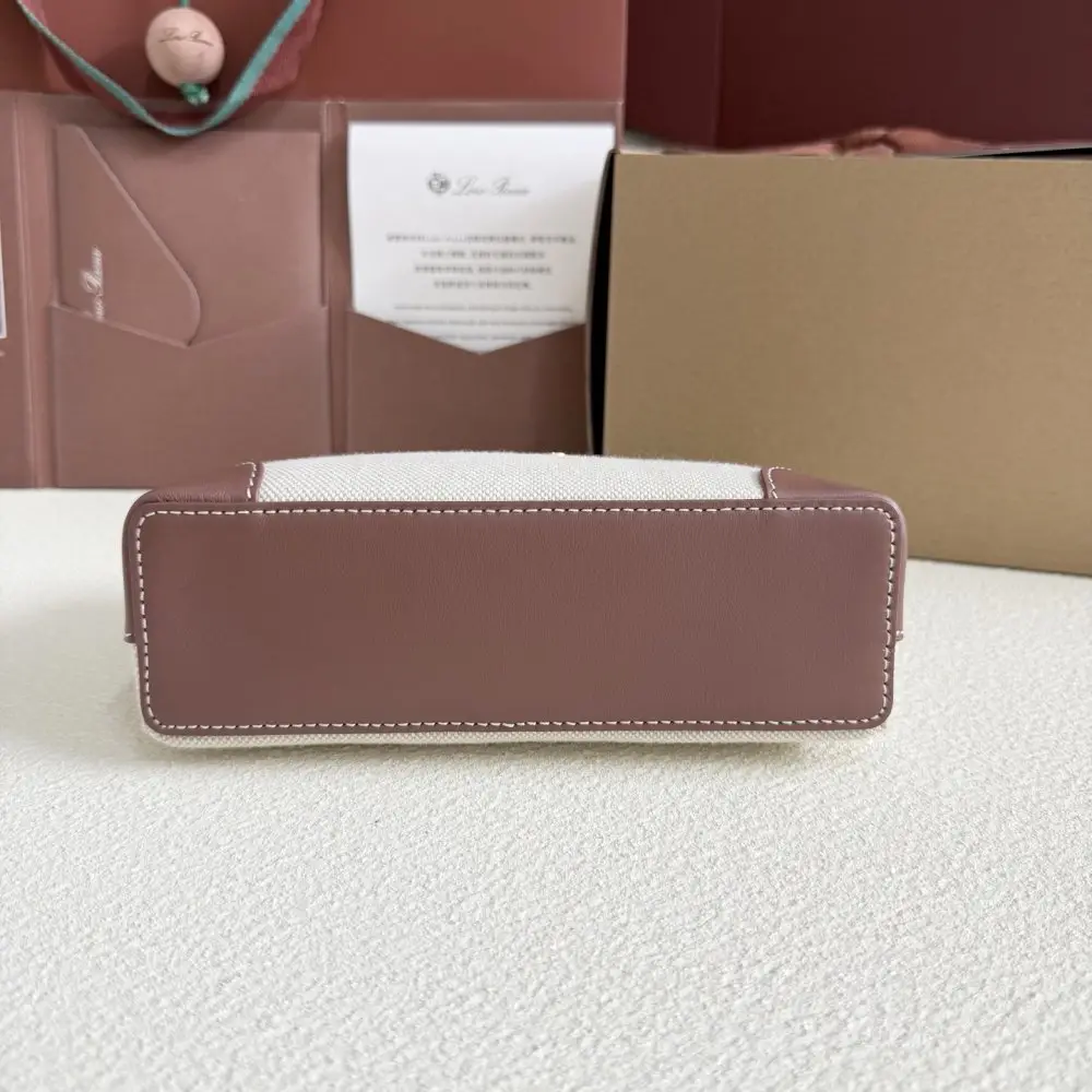 Loro Piana A bag women's Extra Pocket L19 — Photo 3