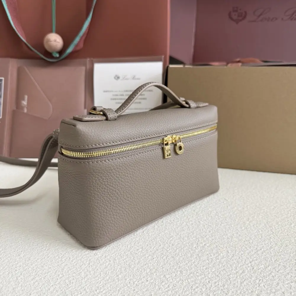 Loro Piana A bag women's Extra Pocket L19 — Photo 3
