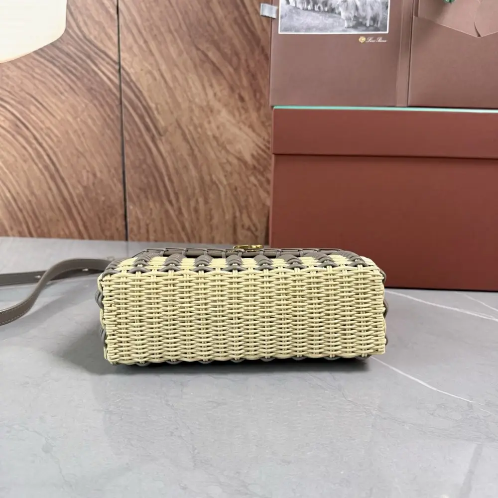 Loro Piana Сумка женская Extra Pocket L19 — Фото 3