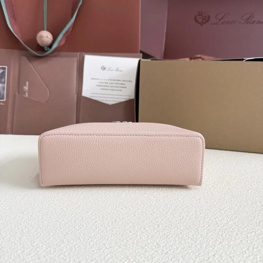 Loro Piana A bag women's Extra Pocket L19 — Photo 3