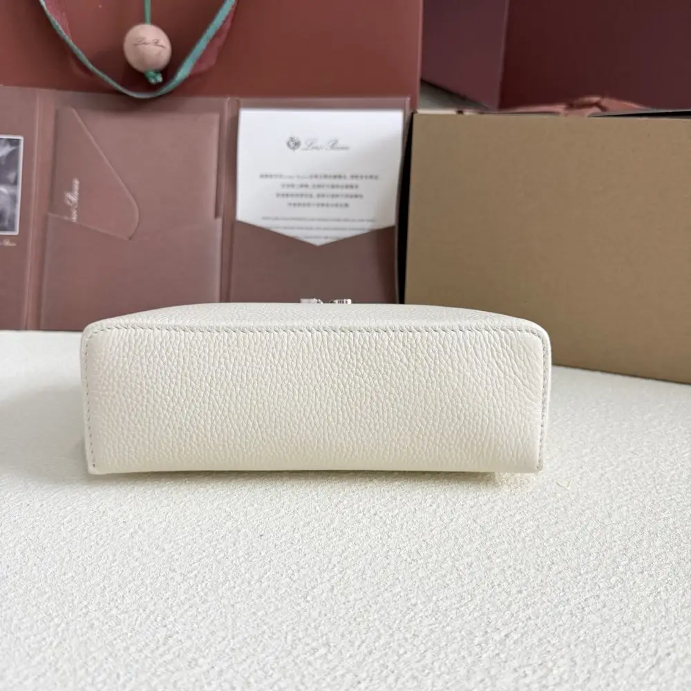 Loro Piana A bag women's Extra Pocket L19 — Photo 3