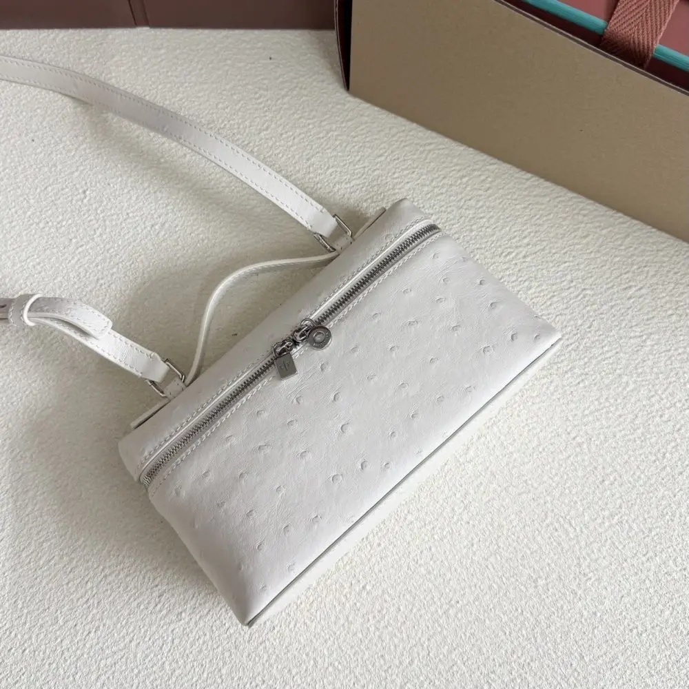 Loro Piana A bag women's Extra Pocket L19 — Photo 4
