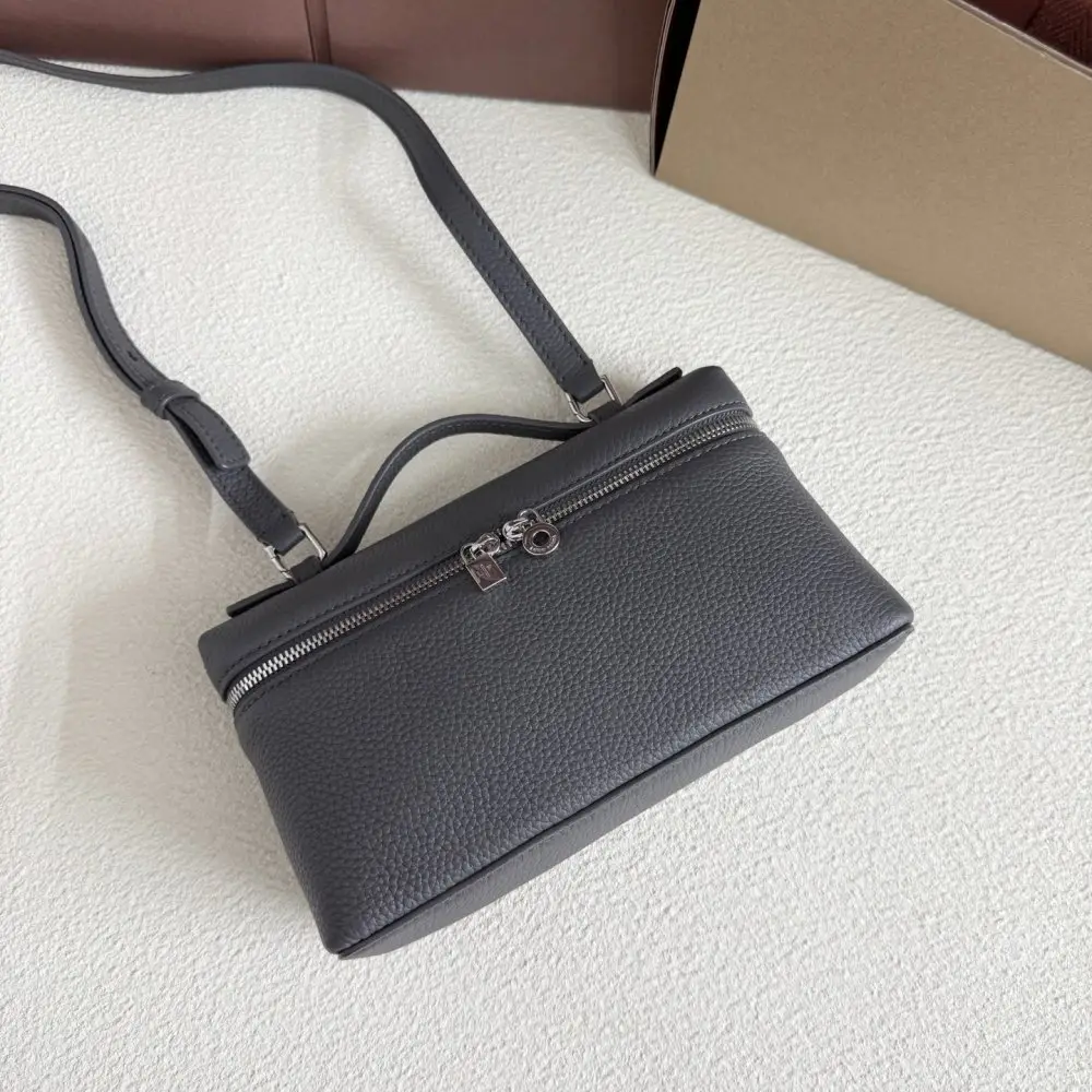 Loro Piana A bag women's Extra Pocket L19 — Photo 4