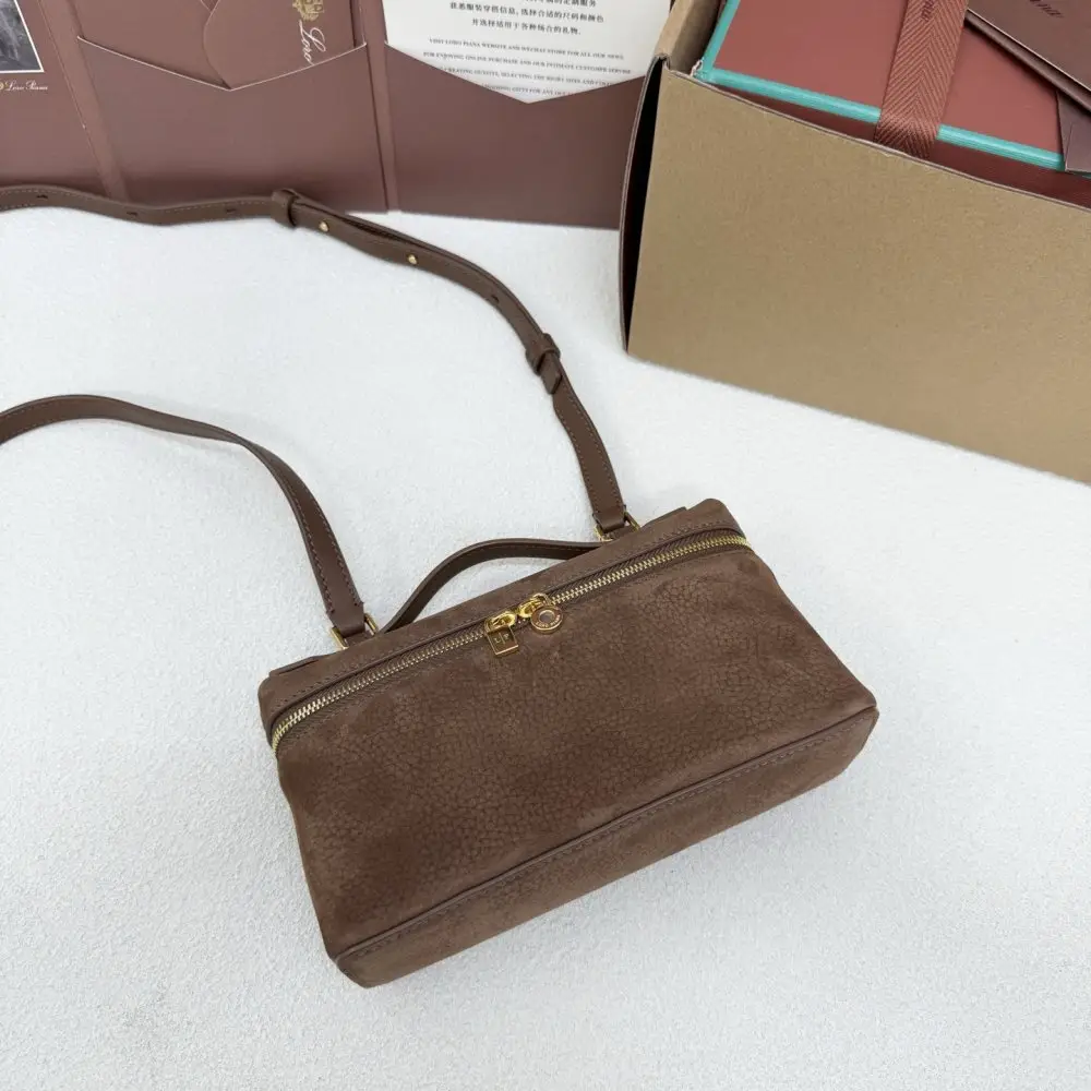 Loro Piana A bag women's Extra Pocket L19 — Photo 4