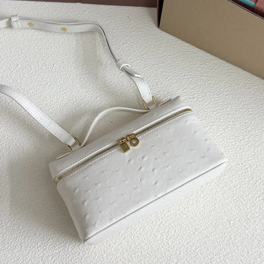 Loro Piana A bag women's Extra Pocket L19 — Photo 4