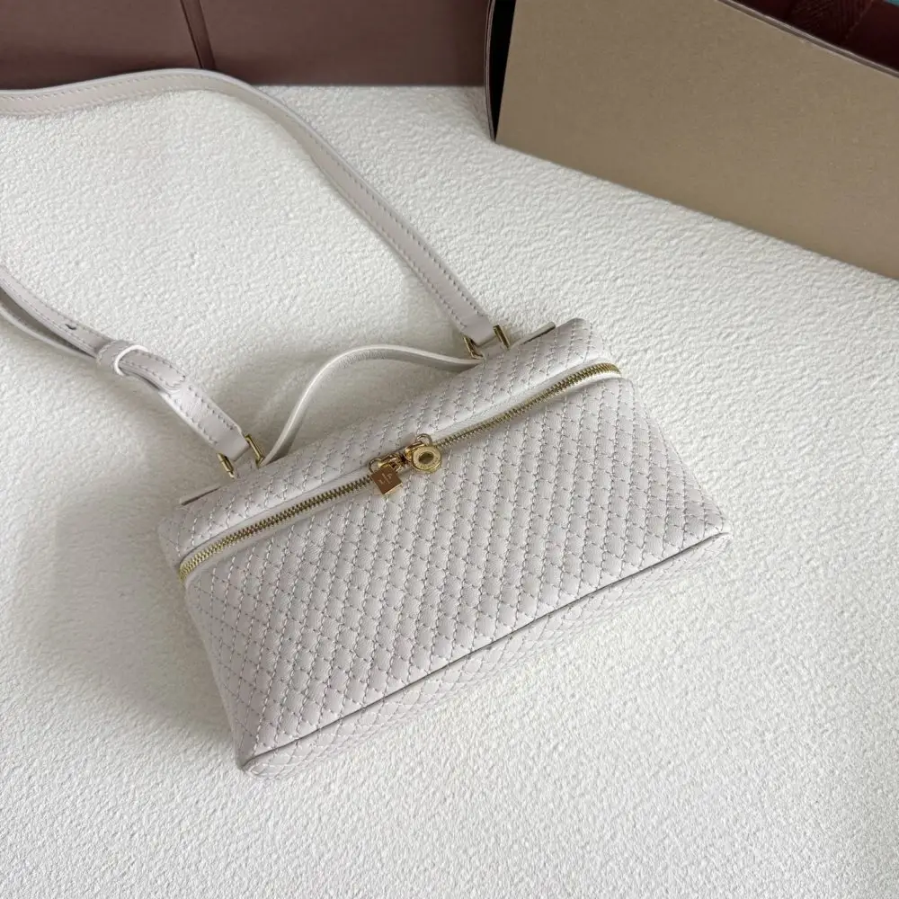 Loro Piana A bag women's Extra Pocket L19 — Photo 4