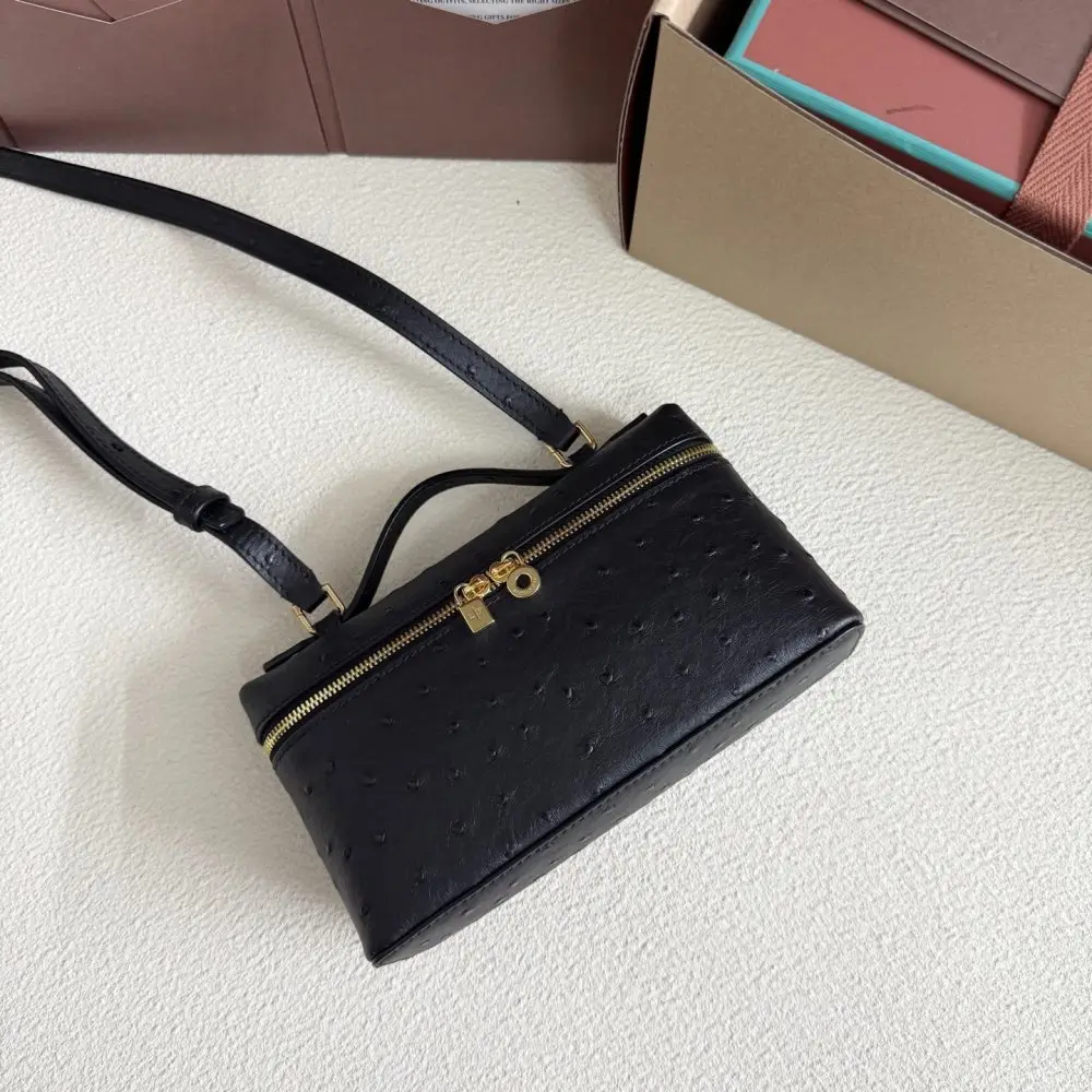 Loro Piana A bag women's Extra Pocket L19 — Photo 4