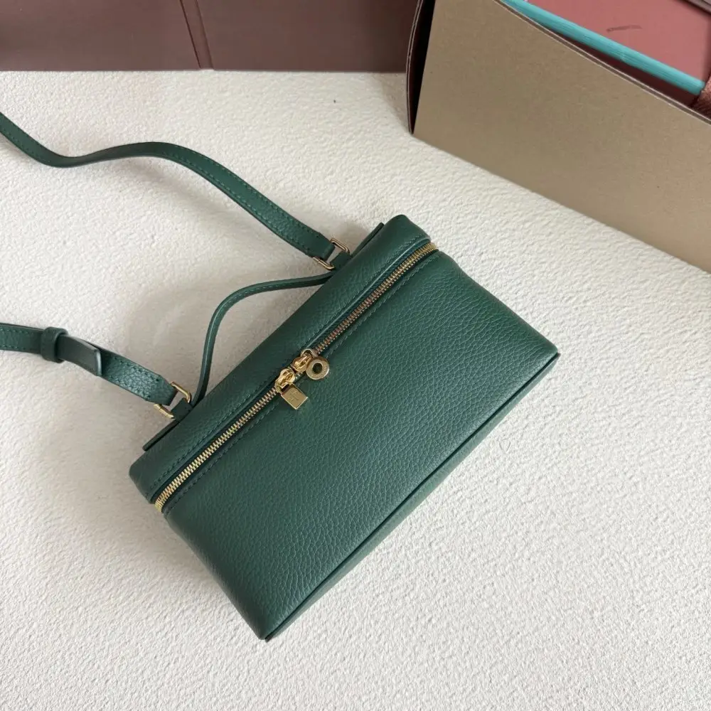 Loro Piana A bag women's Extra Pocket L19 — Photo 4