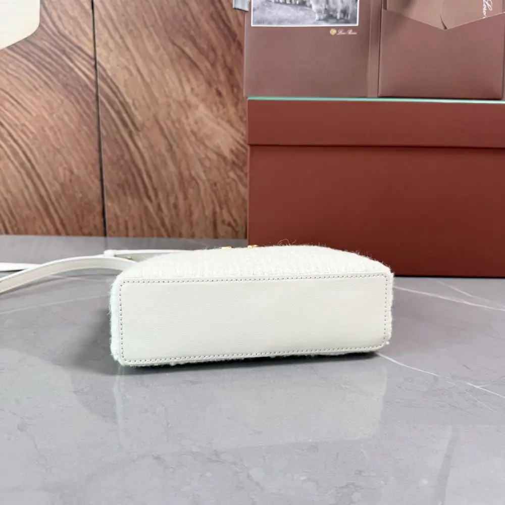 Loro Piana Сумка женская Extra Pocket L19 — Фото 4