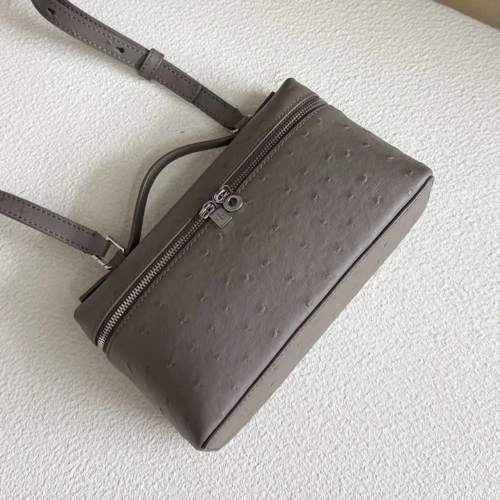 Loro Piana Сумка женская Extra Pocket L19 — Фото 4