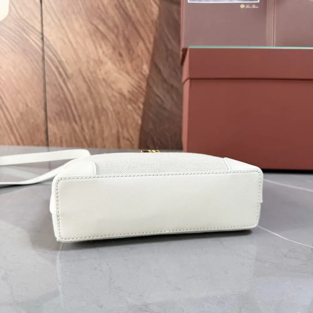 Loro Piana Сумка женская Extra Pocket L19 — Фото 4