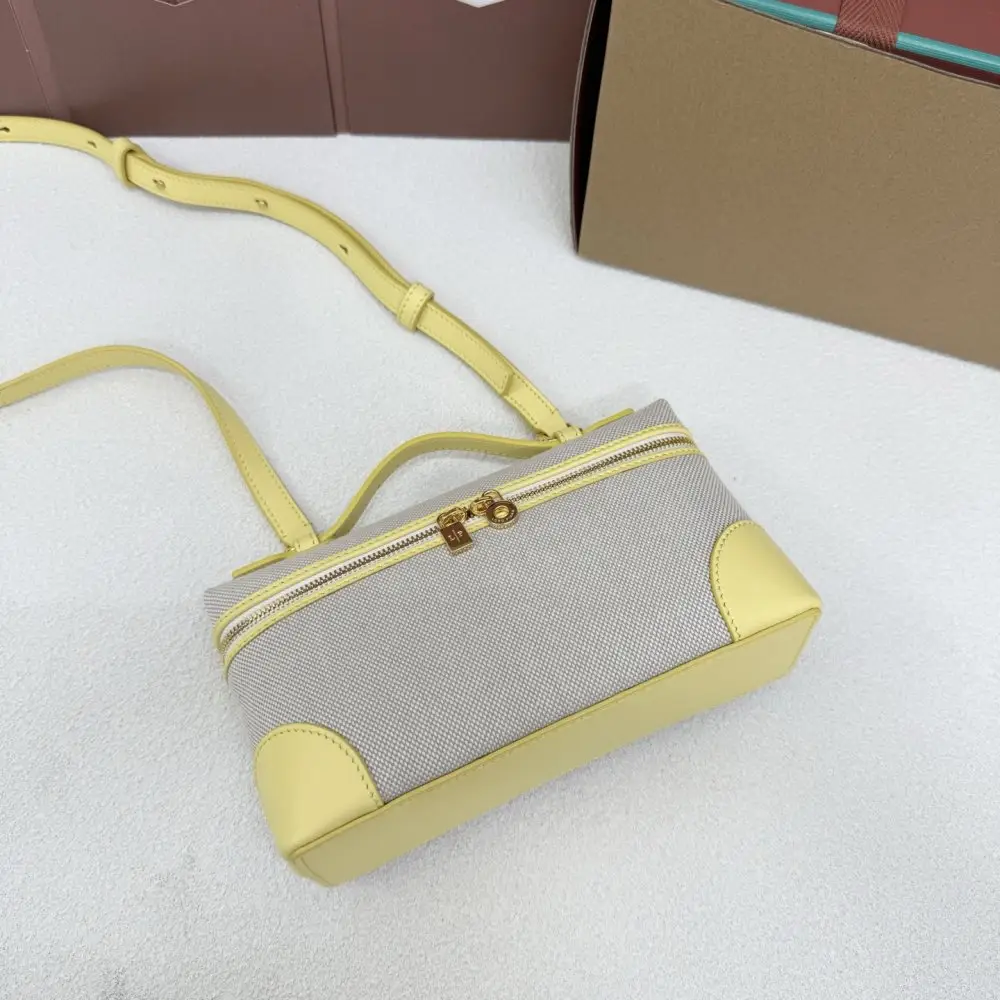 Loro Piana A bag women's Extra Pocket L19 — Photo 4