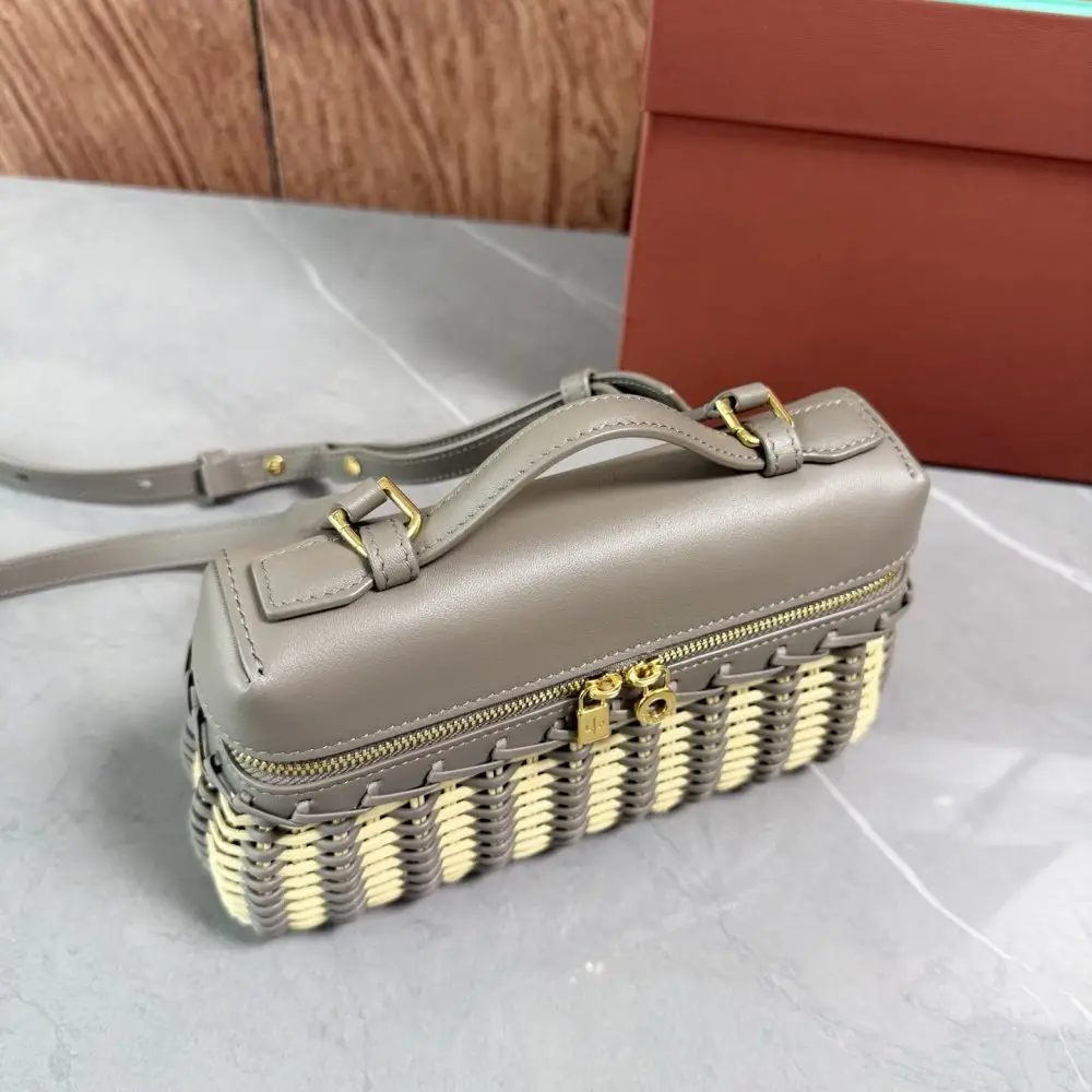 Loro Piana Сумка женская Extra Pocket L19 — Фото 4