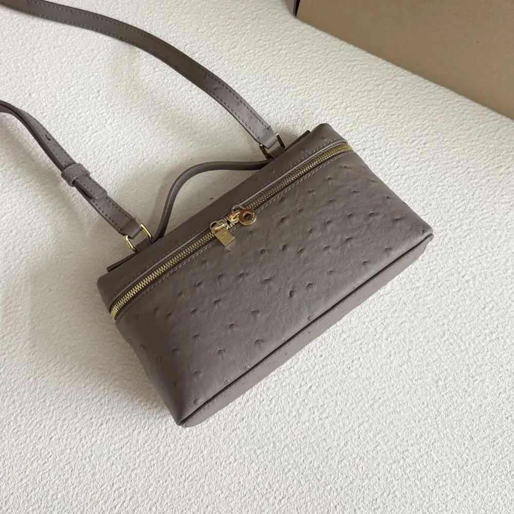 Loro Piana Сумка женская Extra Pocket L19 — Фото 4
