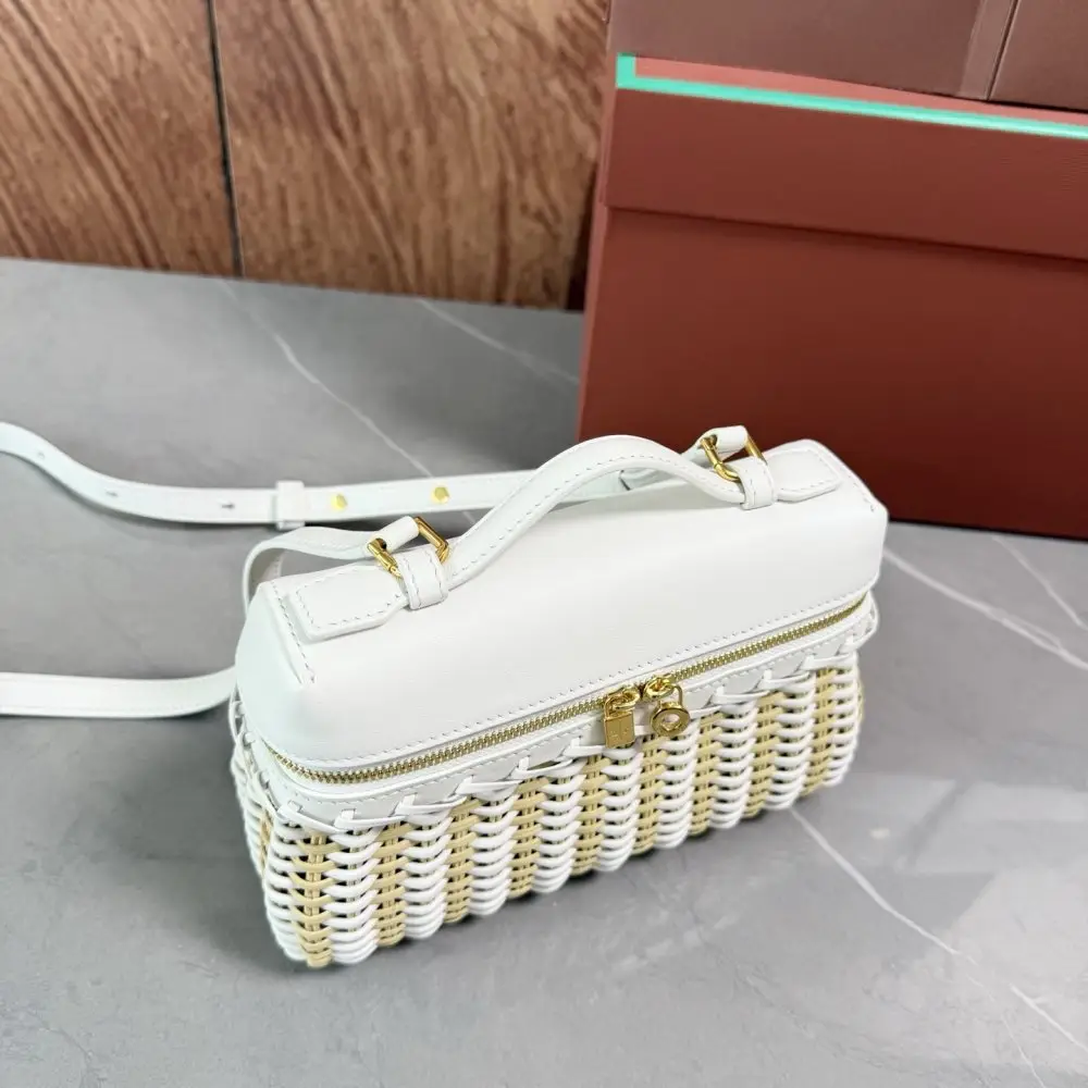 Loro Piana A bag women's Extra Pocket L19 — Photo 4