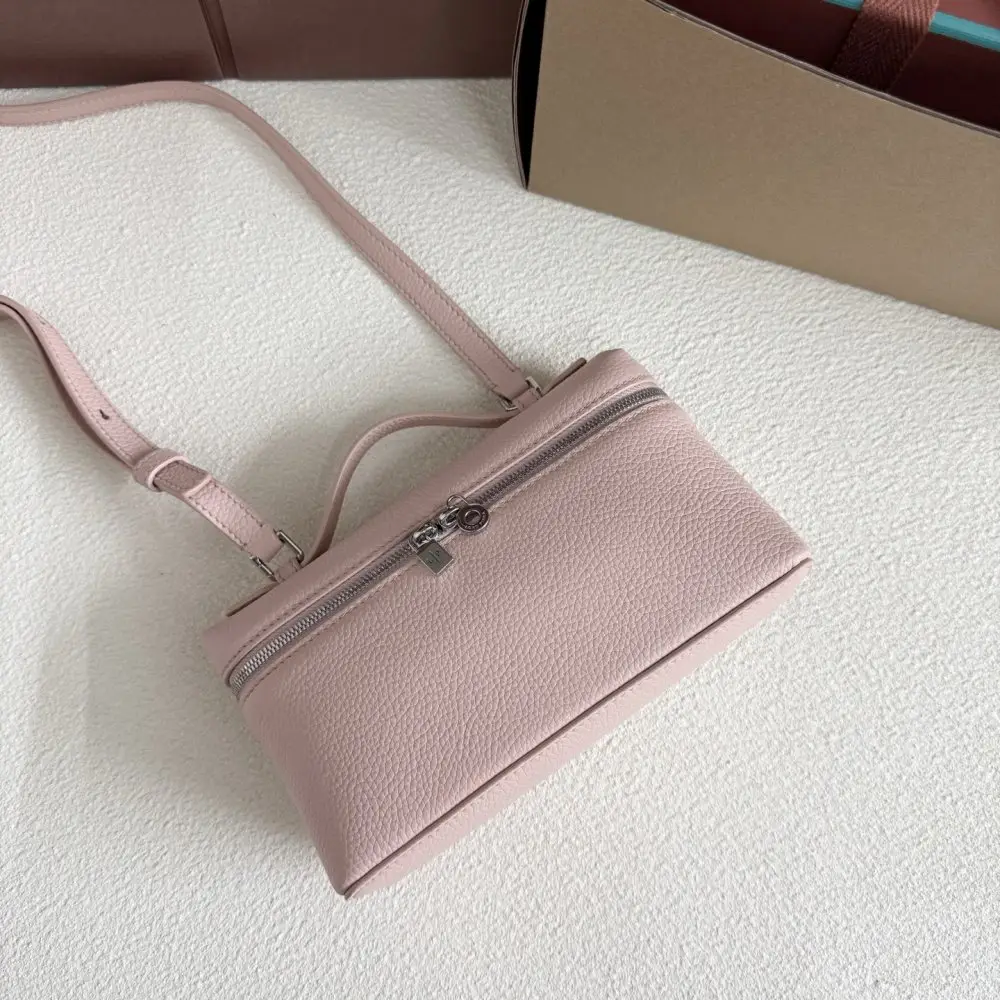 Loro Piana A bag women's Extra Pocket L19 — Photo 4