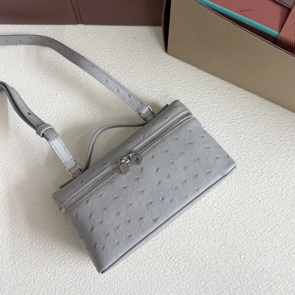 Loro Piana Сумка женская Extra Pocket L19 — Фото 4
