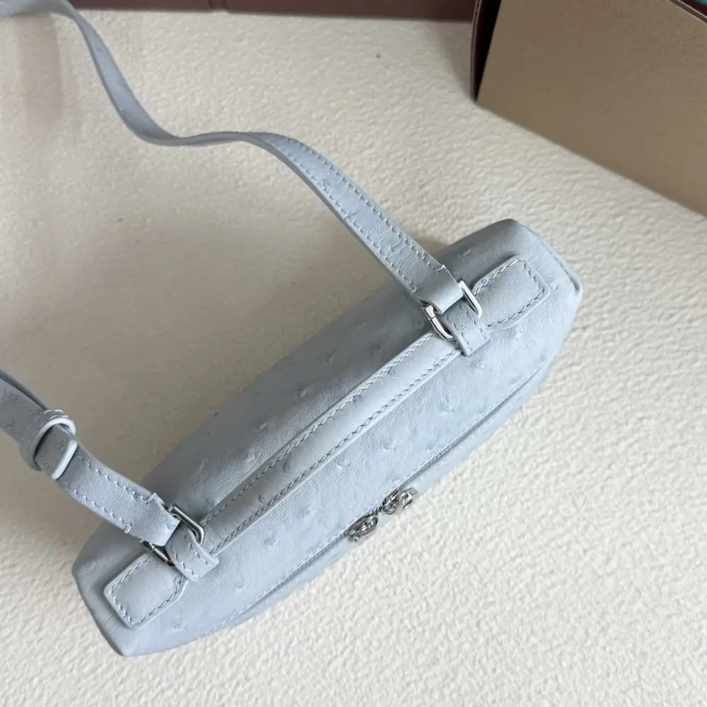 Loro Piana A bag women's Extra Pocket L19 — Photo 5