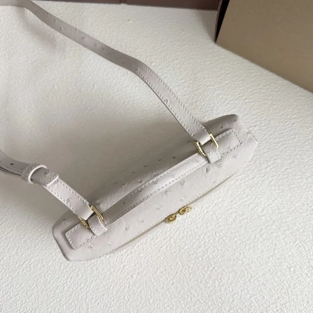Loro Piana A bag women's Extra Pocket L19 — Photo 5