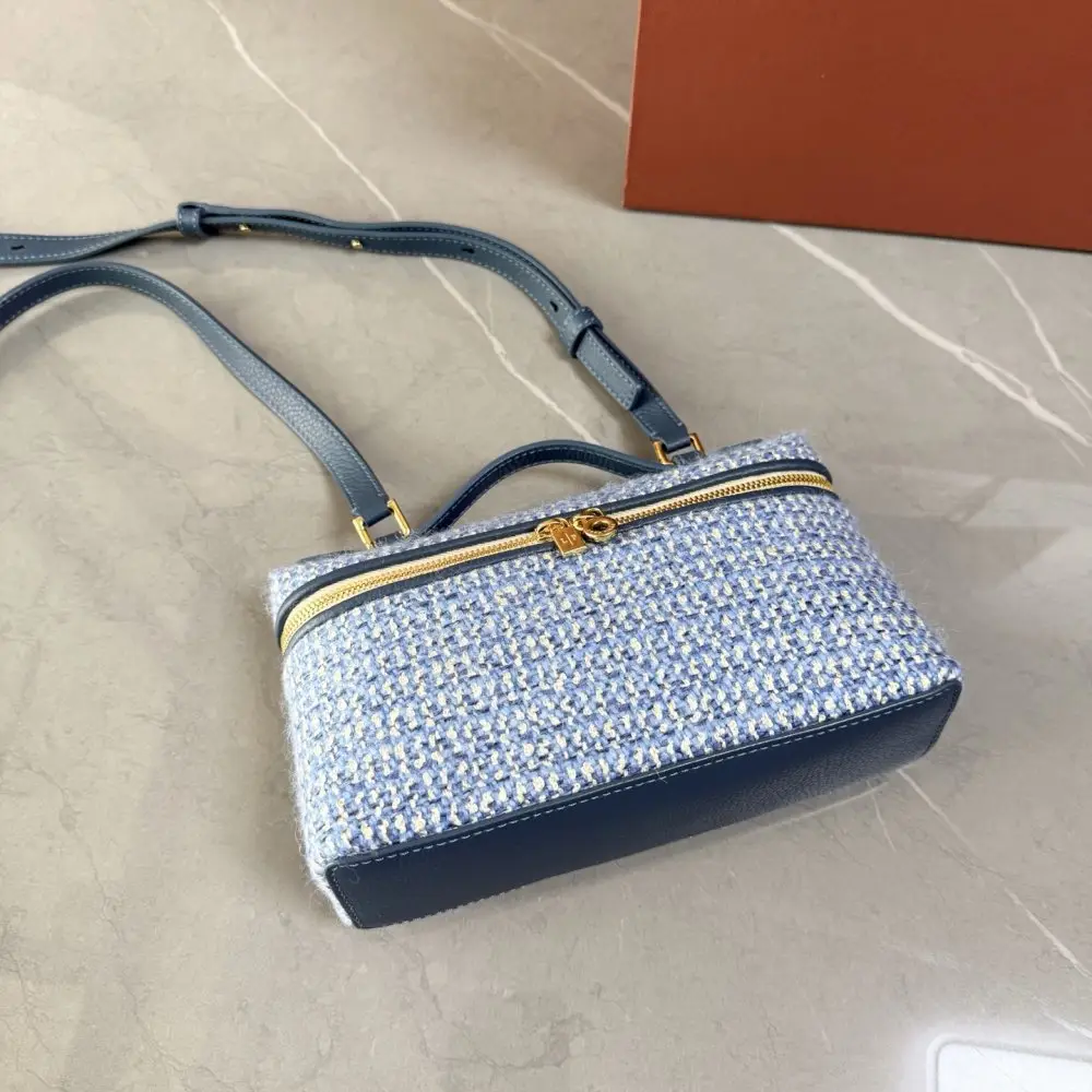 Loro Piana A bag women's Extra Pocket L19 — Photo 5