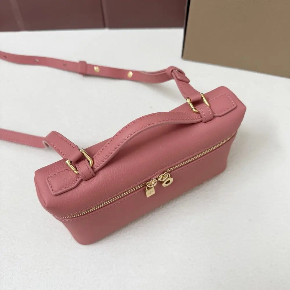 Loro Piana A bag women's Extra Pocket L19 — Photo 5
