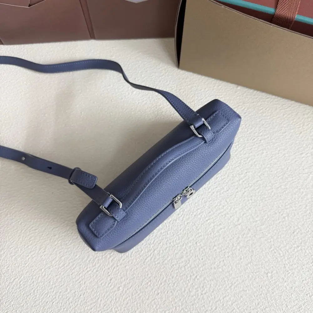 Loro Piana A bag women's Extra Pocket L19 — Photo 5