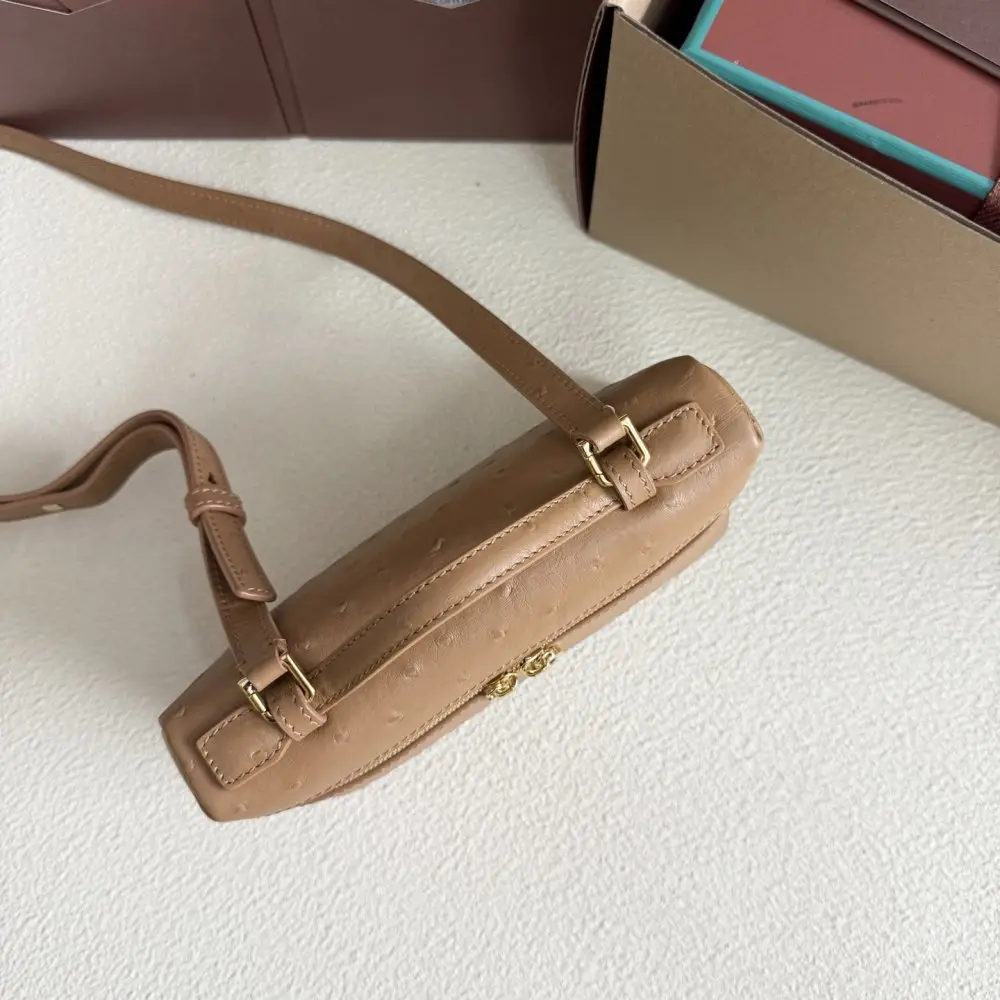Loro Piana A bag women's Extra Pocket L19 — Photo 5