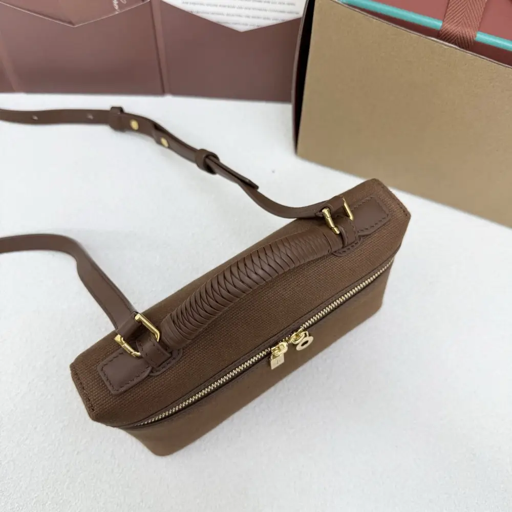 Loro Piana A bag women's Extra Pocket L19 — Photo 5