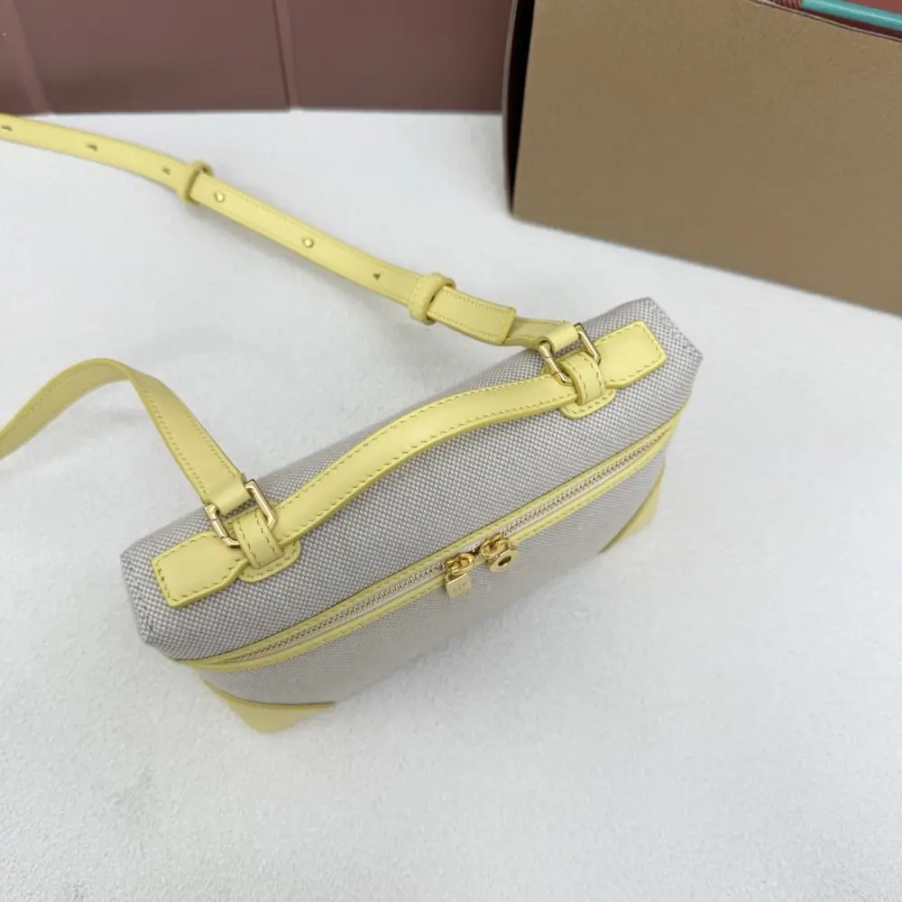 Loro Piana A bag women's Extra Pocket L19 — Photo 5