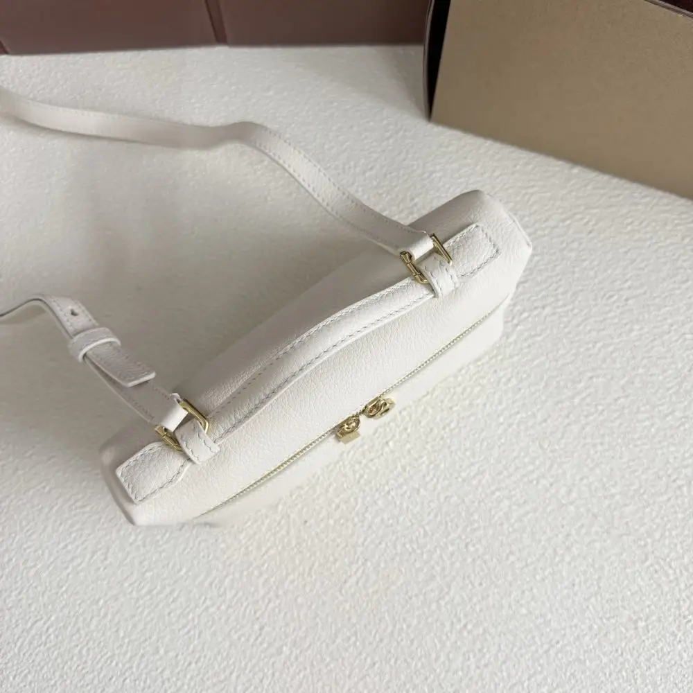 Loro Piana Сумка женская Extra Pocket L19 — Фото 5