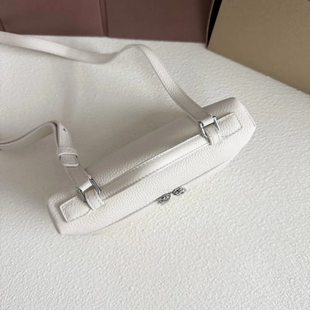 Loro Piana A bag women's Extra Pocket L19 — Photo 5