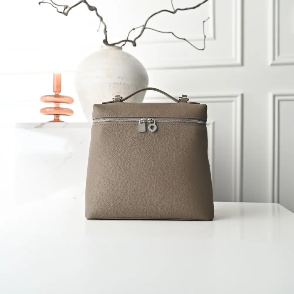 Loro Piana — Сумка женская Extra Pocket L23.5