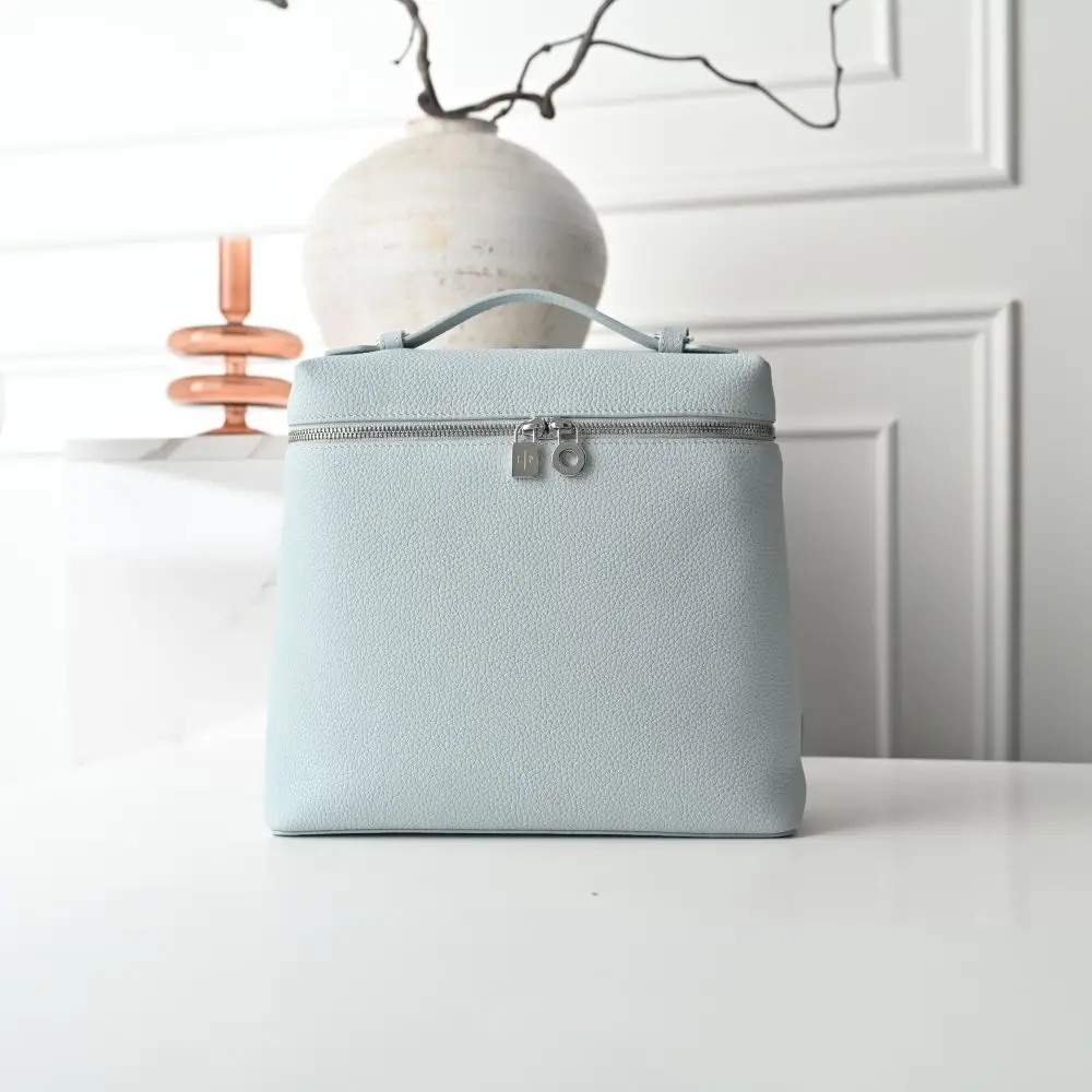 Loro Piana — Сумка женская Extra Pocket L23.5