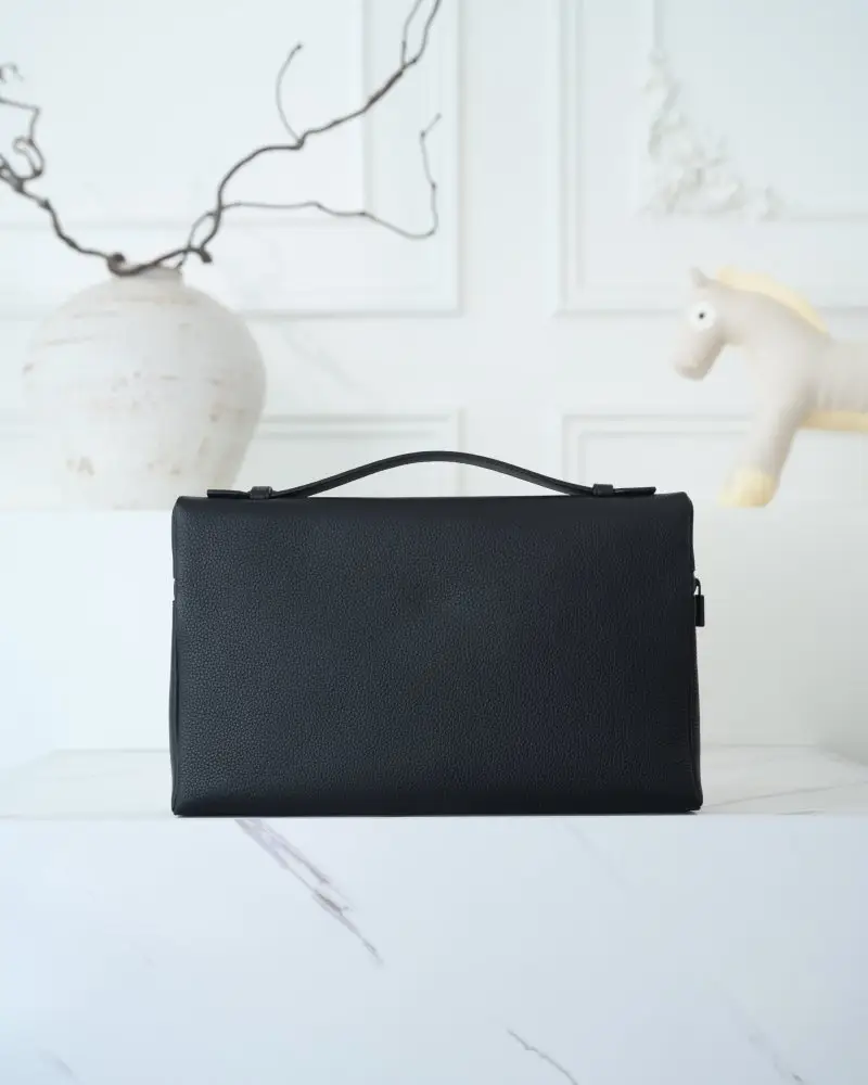 Loro Piana Сумка женская Extra Pouch L29 — Фото 2
