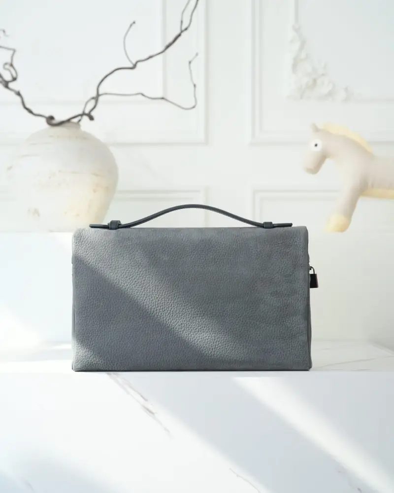 Loro Piana Сумка жіноча Extra Pouch L29 — Фото 2