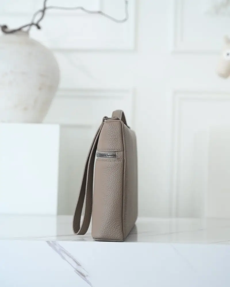 Loro Piana Сумка жіноча Extra Pouch L29 — Фото 3