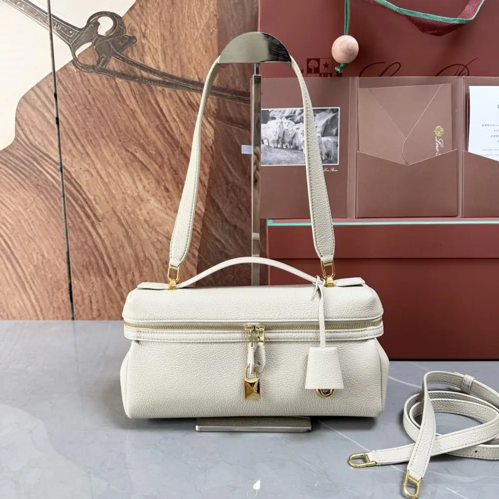 Loro Piana — A bag women's Extra Softy Bag L29