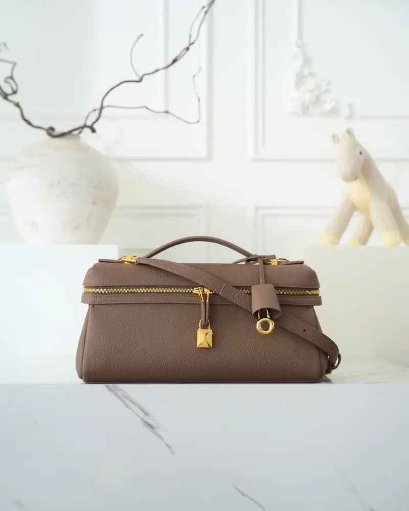 Loro Piana — A bag women's Extra Softy Bag L29