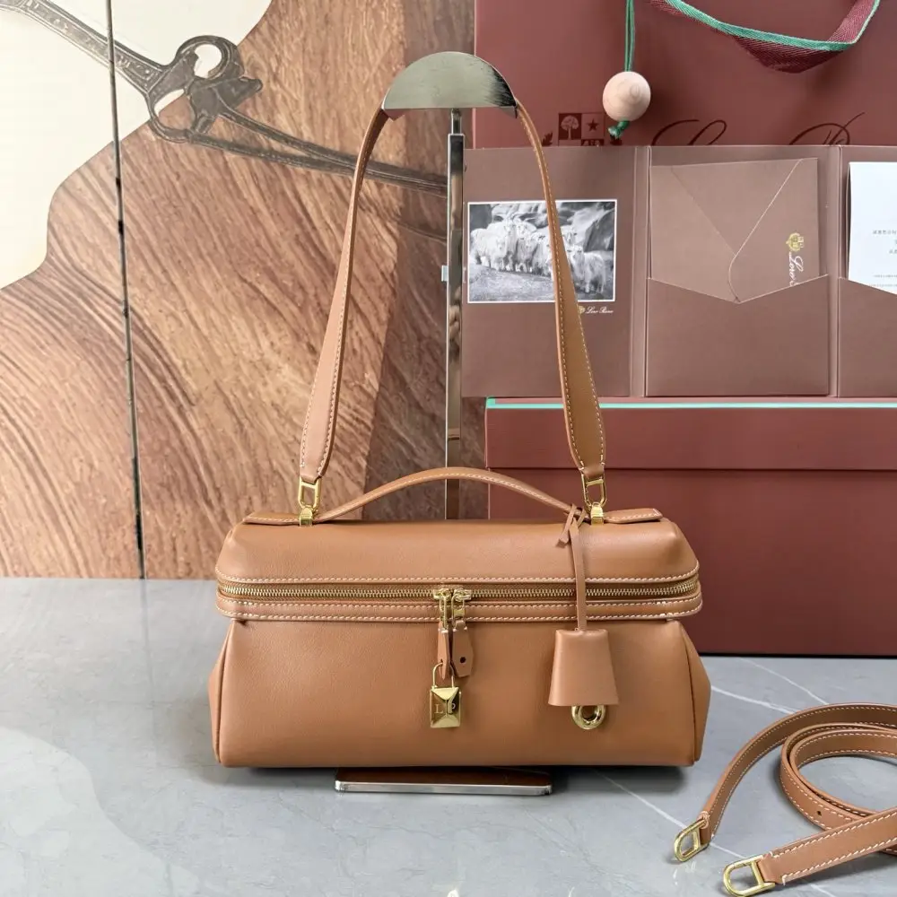 Loro Piana — A bag women's Extra Softy Bag L29