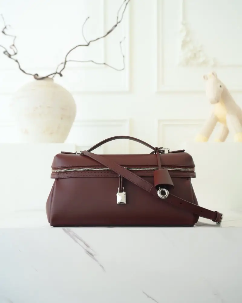 Loro Piana — A bag women's Extra Softy Bag L29