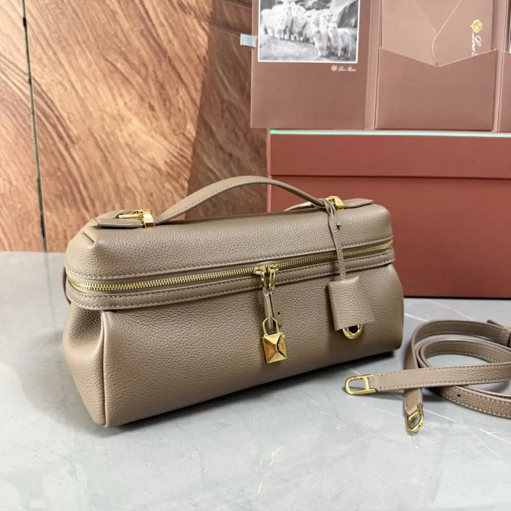 Loro Piana A bag women's Extra Softy Bag L29 — Photo 2