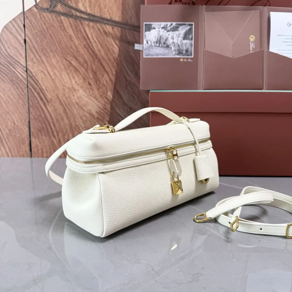 Loro Piana A bag women's Extra Softy Bag L29 — Photo 2