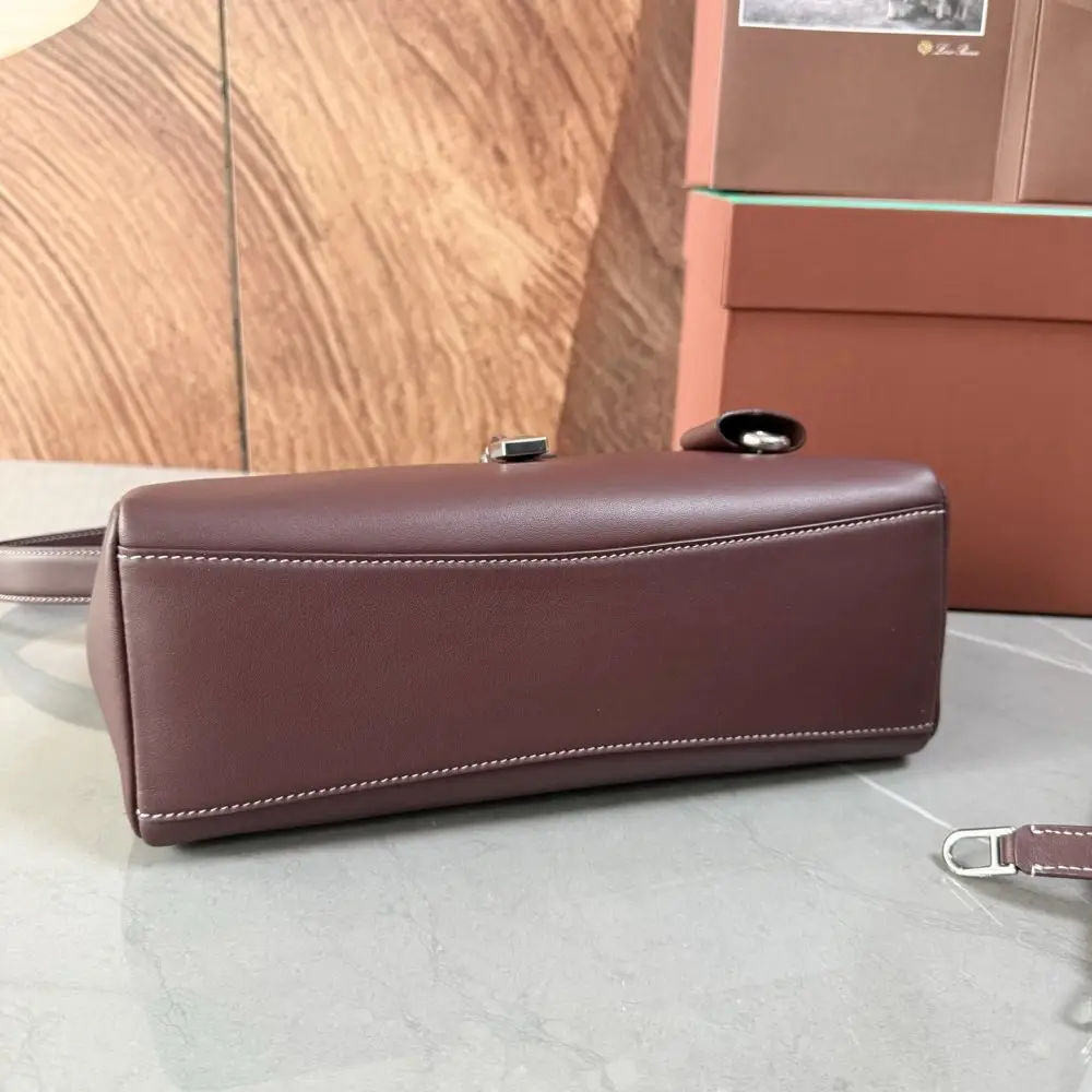 Loro Piana A bag women's Extra Softy Bag L29 — Photo 3