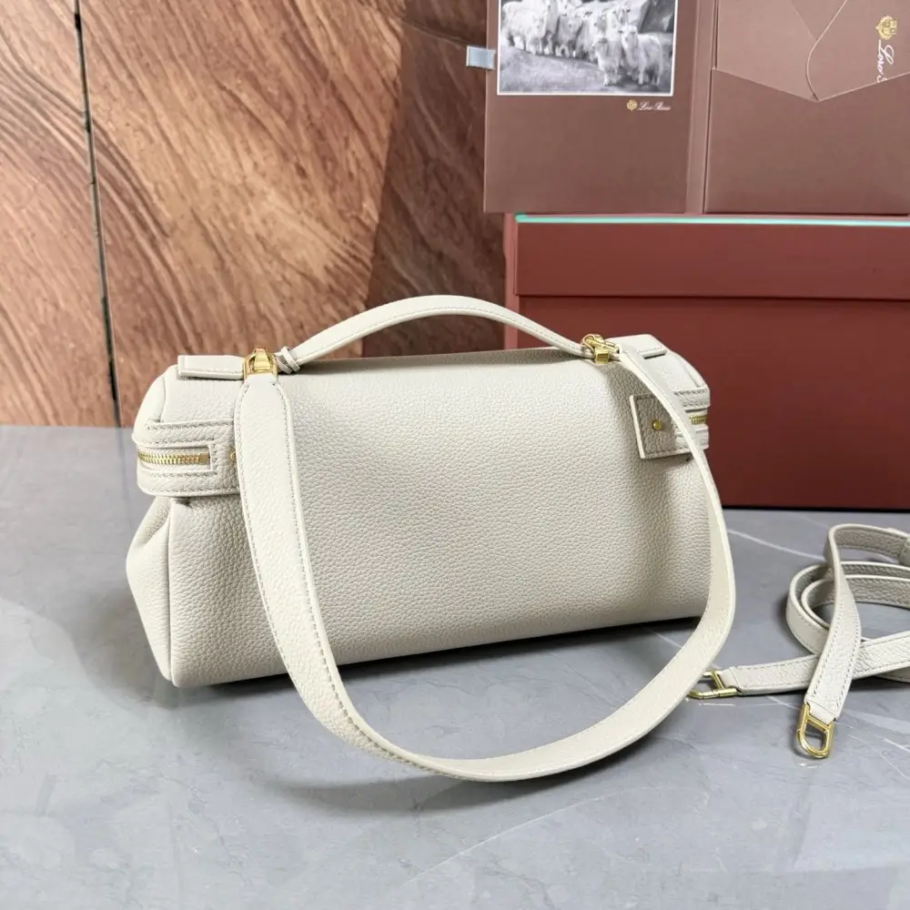 Loro Piana Сумка женская Extra Softy Bag L29 — Фото 4